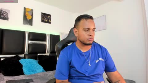 kingg_jay online show from May 2, 11:48 am