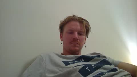 Snapshot of kinglegg chatting on December 27, 2:25 am Kinglegg online show from December 27, 2:25 am