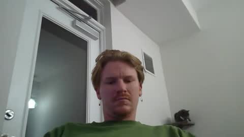 Snapshot of kinglegg chatting on December 27, 11:21 pm Kinglegg online show from December 27, 11:21 pm