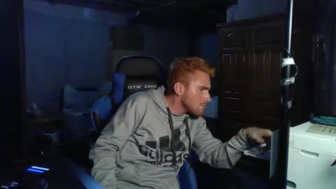 Snapshot of kingoffootfetish chatting on October 19, 1:39 am Master King Tommy online show from October 19, 1:39 am