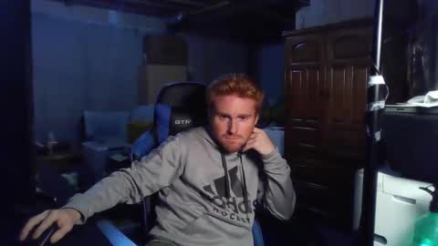 Snapshot of kingoffootfetish chatting on October 20, 4:02 am Master King Tommy online show from October 20, 4:02 am