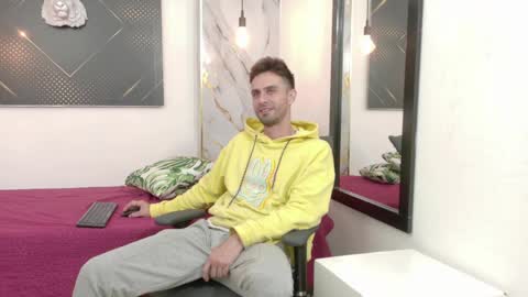 KING  online show from May 28, 3:15 am