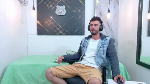 Snapshot of kingoftemptation chatting on June 10, 4:01 am KING online show from June 10, 4:01 am