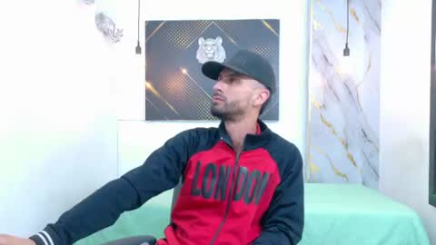 Snapshot of kingoftemptation chatting on June 15, 3:42 am KING online show from June 15, 3:42 am