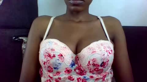 Snapshot of kingrena chatting on July 26, 10:00 am Rena-sexy online show from July 26, 10:00 am