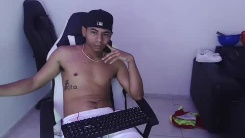 DOMINANT ALPHA KINGS online show from March 18, 8:23 pm