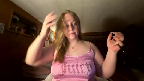 Snapshot of kinkikittiekat chatting on January 6, 10:26 pm kinkikittiekat online show from January 6, 10:26 pm
