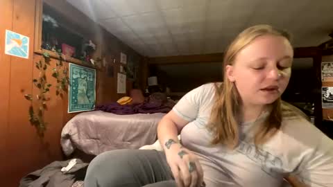 Snapshot of kinkikittiekat chatting on February 6, 11:15 pm kinkikittiekat online show from February 6, 11:15 pm