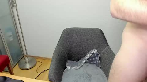 Snapshot of kinksubbydubby chatting on April 27, 8:40 pm kinksubbydubby online show from April 27, 8:40 pm