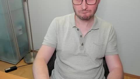 Snapshot of kinksubbydubby chatting on June 22, 7:11 pm kinksubbydubby online show from June 22, 7:11 pm