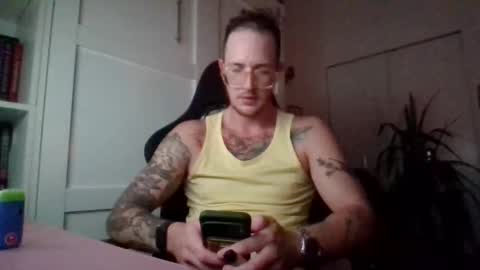 Snapshot of kinky740280 chatting on October 2, 9:05 am kinky740280 online show from October 2, 9:05 am