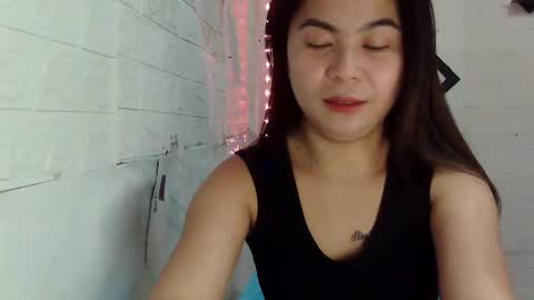Snapshot of kinky_gurl69 chatting on December 7, 12:30 am mary online show from December 7, 12:30 am