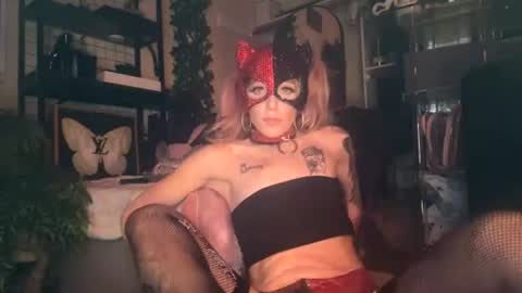 Snapshot of kinky_k80 chatting on July 16, 12:22 pm Kinky K80 online show from July 16, 12:22 pm