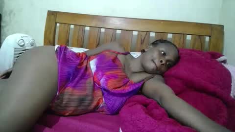 Snapshot of kinky_kaiya chatting on April 4, 6:27 pm kaiya online show from April 4, 6:27 pm