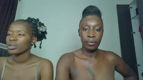 Snapshot of kinky_leila chatting on July 5, 6:15 pm kinky_leila online show from July 5, 6:15 pm