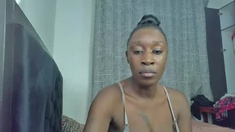Snapshot of kinky_leila chatting on July 9, 7:07 pm kinky_leila online show from July 9, 7:07 pm