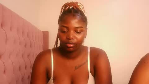 Lola online show from March 7, 11:24 pm