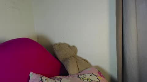 Snapshot of kinky_me1 chatting on February 27, 9:42 am princess online show from February 27, 9:42 am