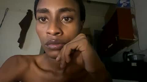 Snapshot of kinkybby_ chatting on December 5, 7:43 pm kinkybby_ online show from December 5, 7:43 pm