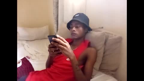 Snapshot of kinkybby_ chatting on February 2, 7:40 am kinkybby_ online show from February 2, 7:40 am