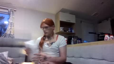 Snapshot of kinkycouple37305 chatting on February 26, 5:45 pm kinkycouple online show from February 26, 5:45 pm