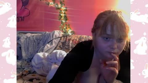 kinkyivy99 online show from April 11, 3:11 am