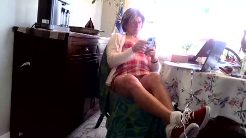 Snapshot of kinkysneakergirl chatting on February 26, 11:04 pm KinkySneakerGirl online show from February 26, 11:04 pm