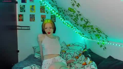 Snapshot of kira__cutie chatting on July 30, 8:46 am Kira online show from July 30, 8:46 am