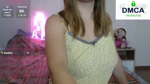 Snapshot of kira_blonde_angel chatting on February 22, 8:50 am Kira online show from February 22, 8:50 am