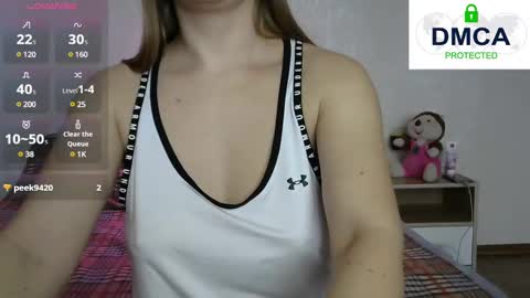 Snapshot of kira_blonde_angel chatting on February 27, 9:11 am Kira online show from February 27, 9:11 am