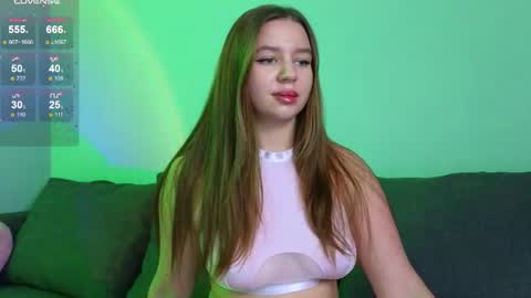 Snapshot of kira_briis chatting on July 8, 7:07 pm Kira Briis online show from July 8, 7:07 pm