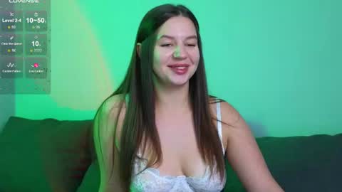 Snapshot of kira_briis chatting on July 20, 8:00 pm Kira Briis online show from July 20, 8:00 pm