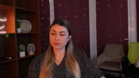 Snapshot of kira_fox_x chatting on November 12, 12:27 pm kira fox x online show from November 12, 12:27 pm