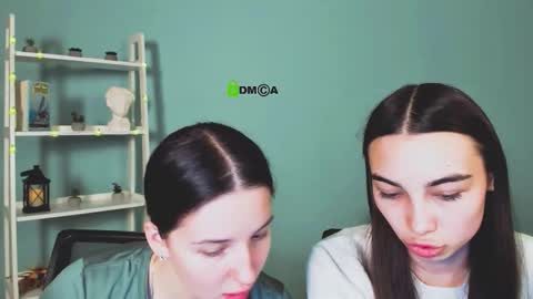 kira_light__ online show from December 16, 1:27 pm