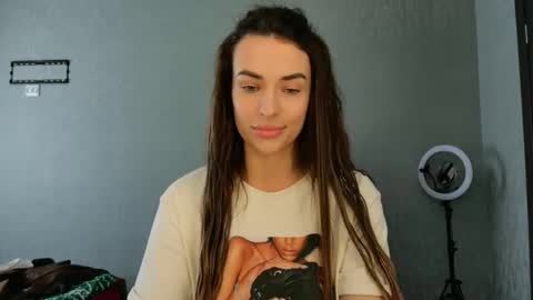 Snapshot of kira_love1 chatting on April 15, 9:16 am Kira love1 online show from April 15, 9:16 am