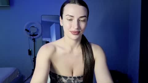 Snapshot of kira_love1 chatting on June 10, 7:51 am Kira love1 online show from June 10, 7:51 am