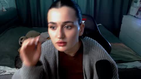 Kira  follow me  online show from February 12, 11:00 pm