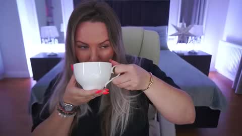 Kira online show from March 29, 7:58 pm