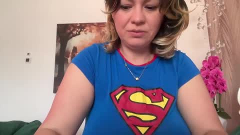 Snapshot of kiradivine chatting on April 4, 11:51 am KiraDivine online show from April 4, 11:51 am