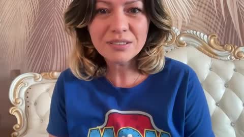 Snapshot of kiradivine chatting on April 6, 1:12 pm KiraDivine online show from April 6, 1:12 pm