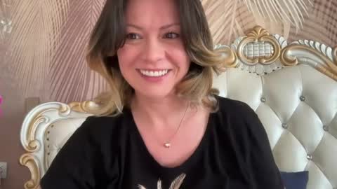 Snapshot of kiradivine chatting on April 19, 12:15 pm KiraDivine online show from April 19, 12:15 pm