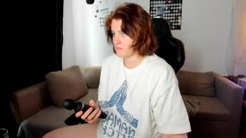 Snapshot of kirakoval2677 chatting on June 18, 12:53 pm Kira online show from June 18, 12:53 pm