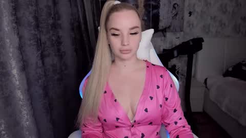 kirakrox online show from November 11, 6:52 pm