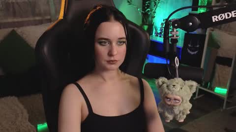 Kira    online show from November 6, 2:01 am