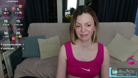 Snapshot of kiramartins_cat chatting on May 8, 5:51 pm kiramartins cat online show from May 8, 5:51 pm