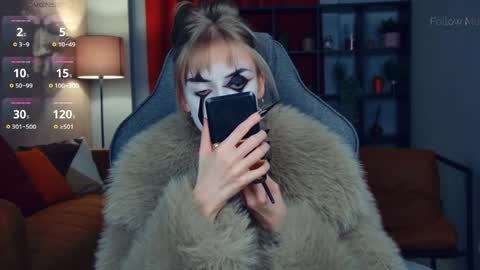 Kira online show from April 2, 11:35 pm