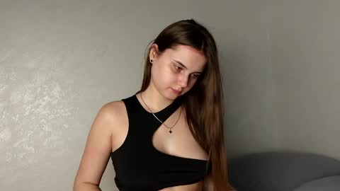 Emily online show from April 7, 11:21 am