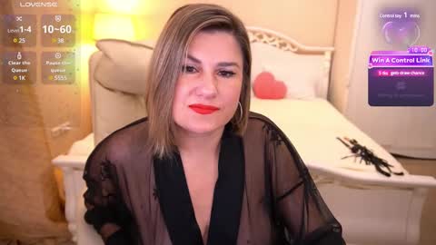 Snapshot of kiraroxx chatting on March 10, 10:34 pm Kira online show from March 10, 10:34 pm