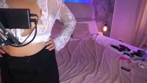 Snapshot of kiraroxx chatting on September 28, 5:57 am Kira online show from September 28, 5:57 am