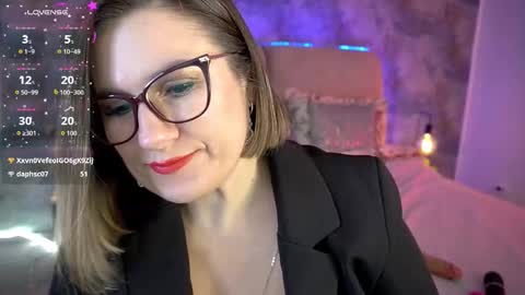 Snapshot of kiraroxx chatting on March 11, 9:32 pm Kira online show from March 11, 9:32 pm